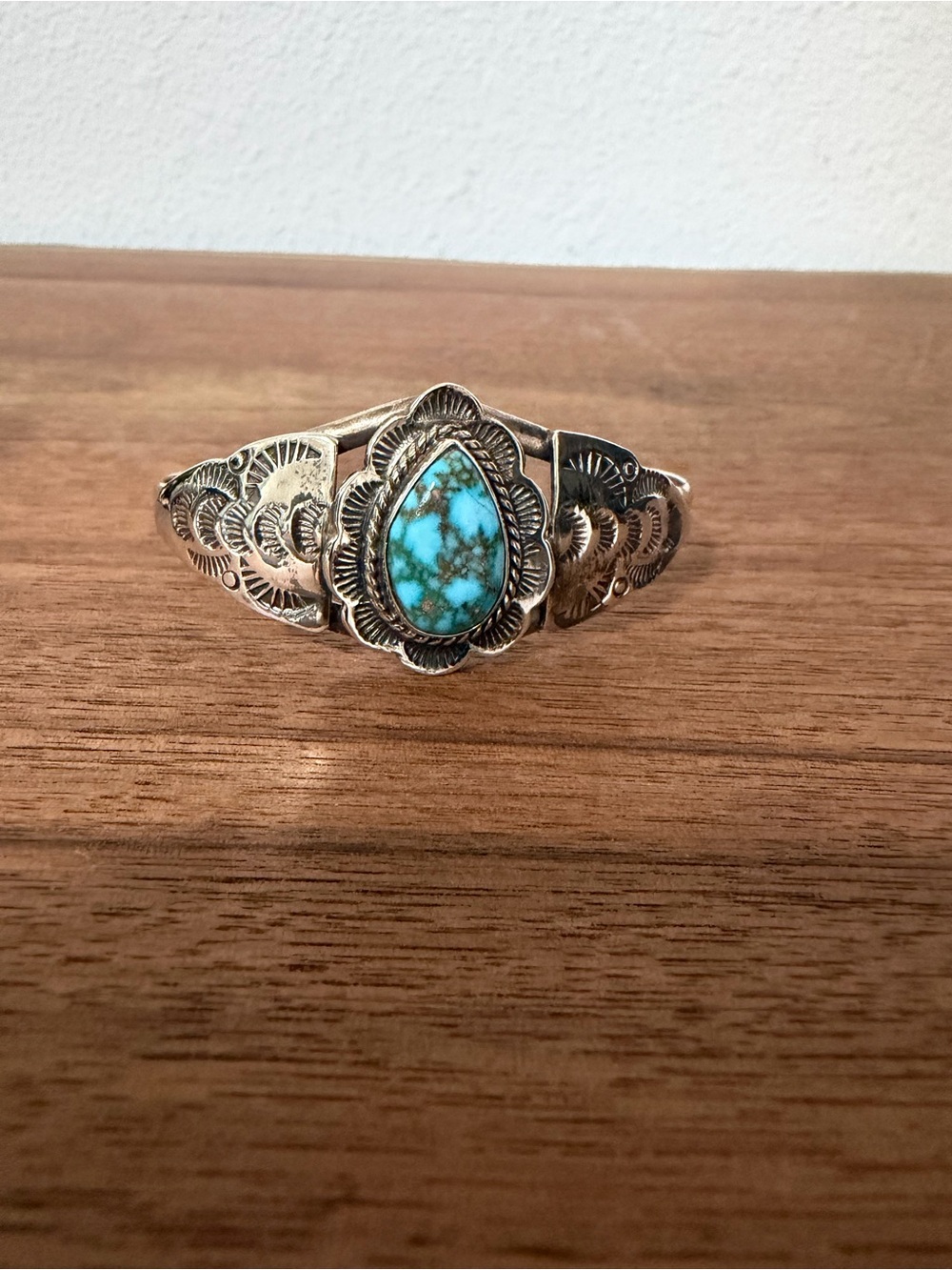 Nizhoni Handmade Sterling Silver Kingman Turquoise Cuff Bracelet